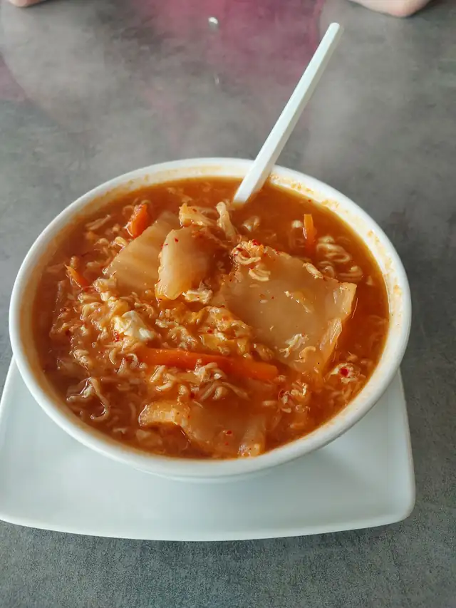Zupa kimchi